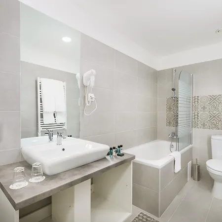 Arcadia Hotel 4*
