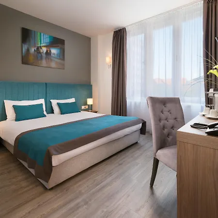 Arcadia Hotel 4*