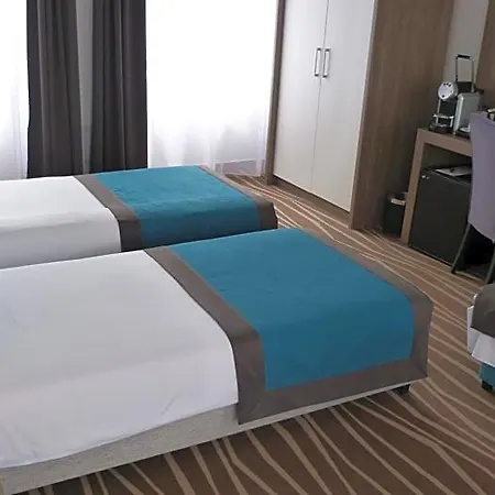 Arcadia 4*