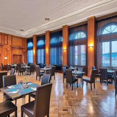Arcadia Szálloda 4*